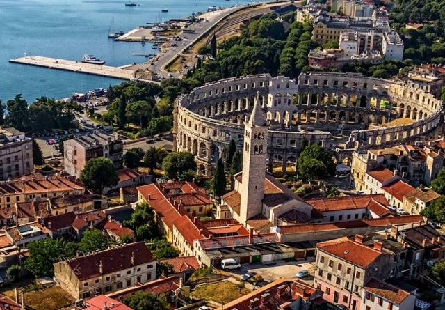 Iconic Picture of Pula city
