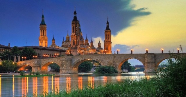 Iconic Picture of Zaragoza city